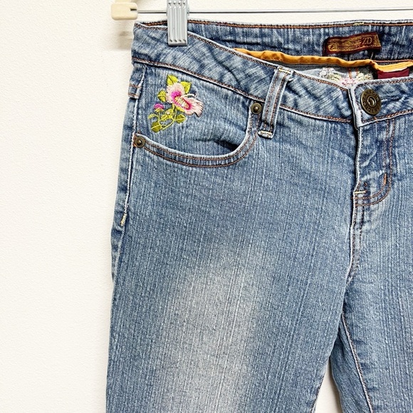 Zana Di Womens 90s Y2K Floral Embroidered Rhinestone Low Rise Flare Jean Size 9 - Picture 5 of 15